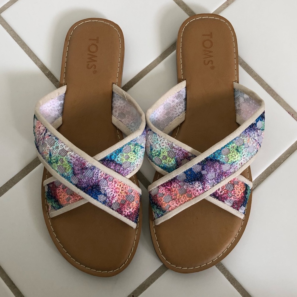 NWOT TOMS Viv Multicolor Lace Sandals